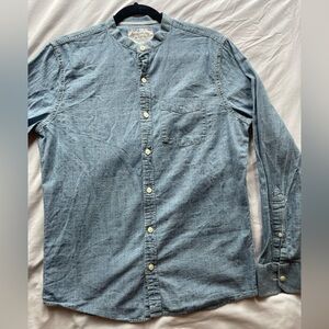 Abercrombie & Fitch Light Blue Denim Button-Up Shirt - Sm